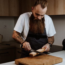 Ostrzenie noża kuchennego na TVORIK Stropping